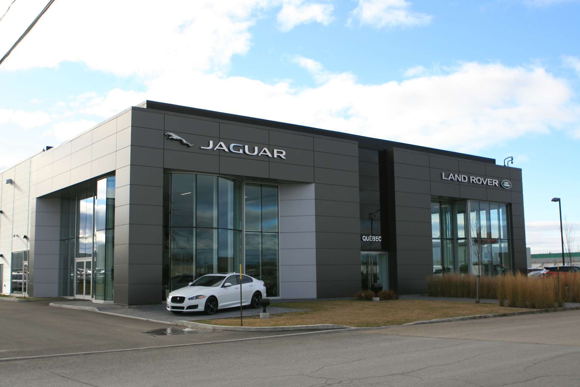 Car dealer Jaguar Land Rover - Quebec | EMS